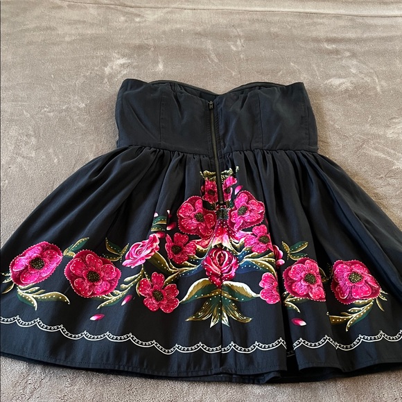 Forever 21 Strapless Black Mini Dress with Pink Floral - Picture 4 of 12